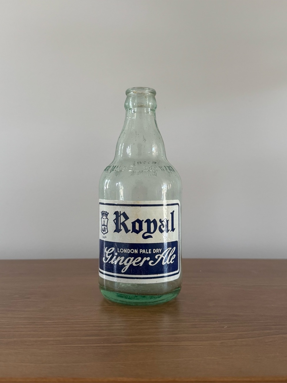 Rare Royal London Pale Dry Ginger Ale (Philippines) Empty
